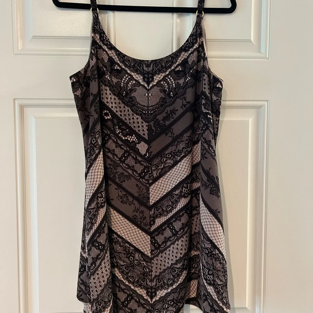 CAbi Monaco Cami Tunic #3278 - Picture 2 of 2